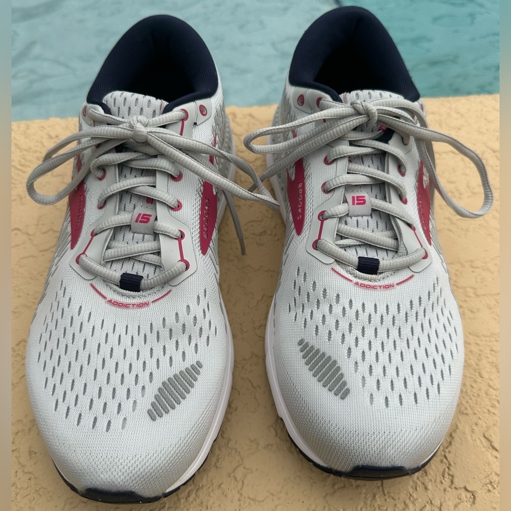 Brooks Addiction GTS 15 Gray Running Shoes Women’s Size 10.5 Excellent Condition
